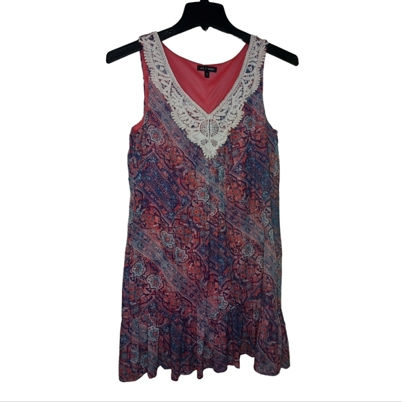 As U Wish Dresses & Skirts - As U Wish Womens size Medium sleeveless‎ dress knee length